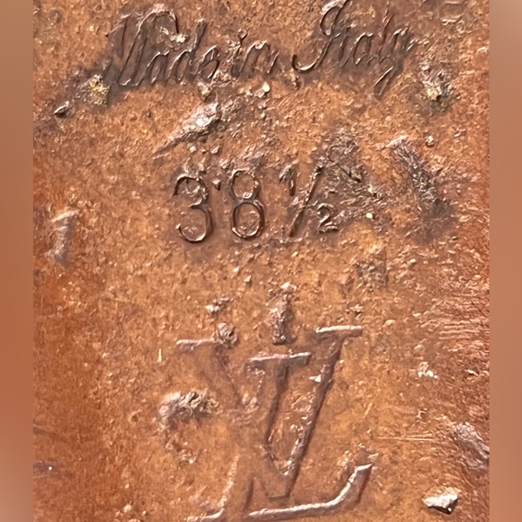 LOUIS VUITTON PLATFORM SANDALS IN BLACK SUEDE - Picture 9 of 10